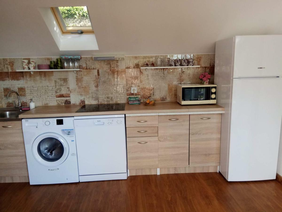 Apartman Slava Тисно Екстериор снимка