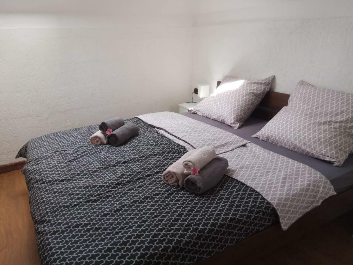 Apartman Slava Тисно Екстериор снимка