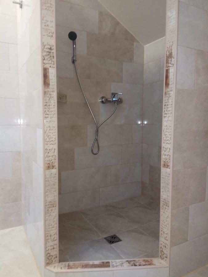 Apartman Slava Тисно Екстериор снимка