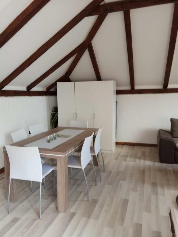 Apartman Slava Тисно Екстериор снимка