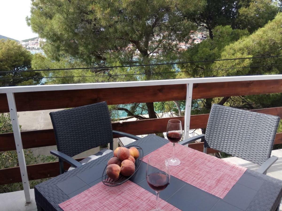 Apartman Slava Тисно Екстериор снимка